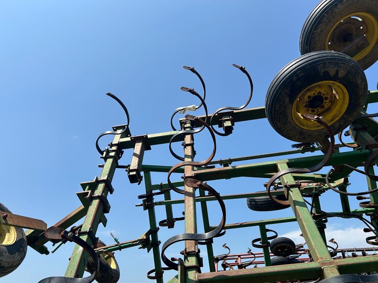john-deere-34-image-37