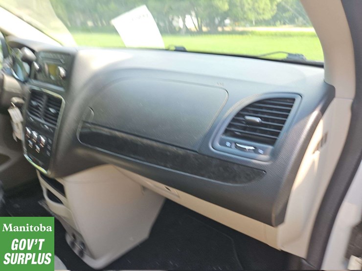2016-dodge-grand-caravan-sxt-image-30