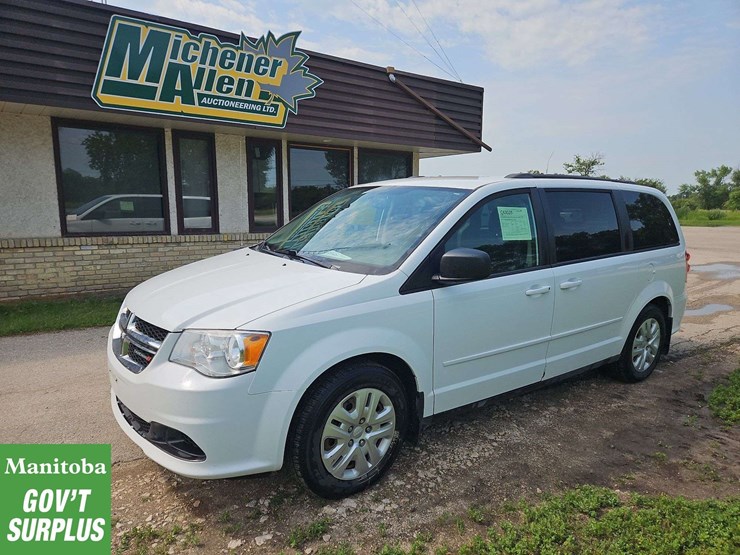 2016-dodge-grand-caravan-sxt-image-1