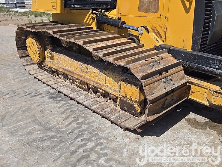 2020-caterpillar-d6k2-lgp-image-14