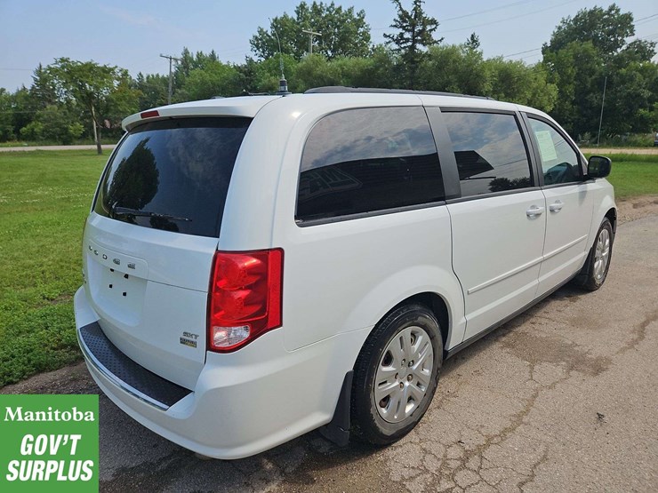 2016-dodge-grand-caravan-sxt-image-4