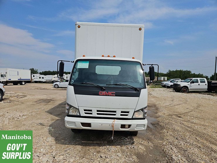 2007-gmc-w5500-image-3