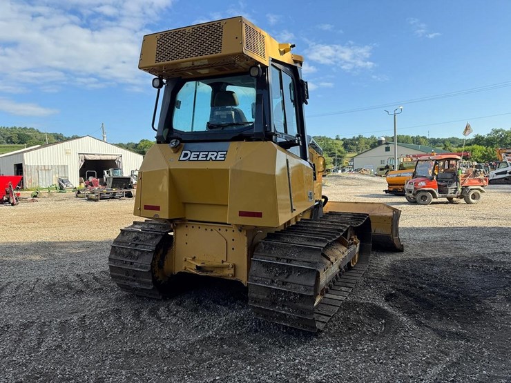 2016-deere-650k-lgp-image-4