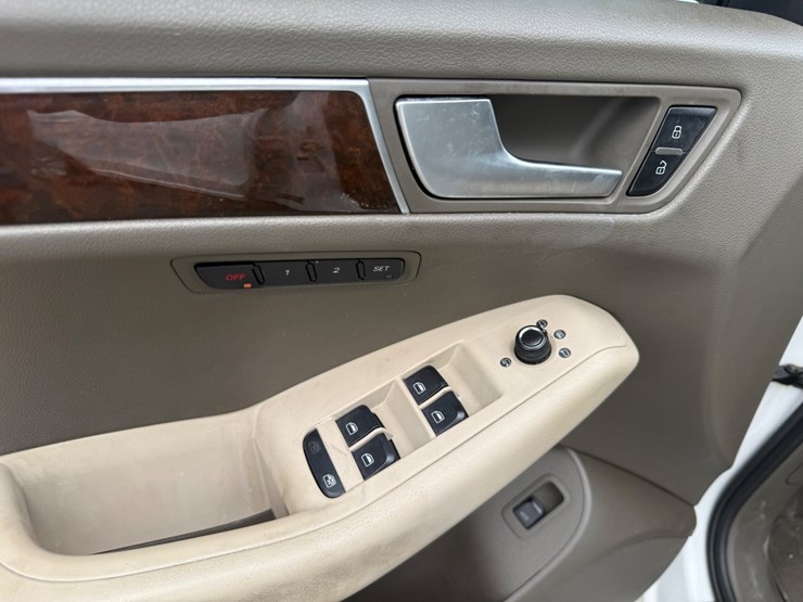 2012-audi-q5-image-29