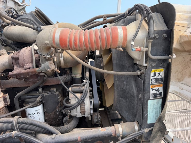 2007-peterbilt-335-image-85