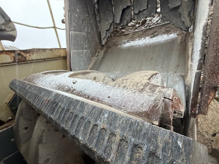 2012-metso-lokotrack-lt1213-tracked-impact-crusher-plant-image-41