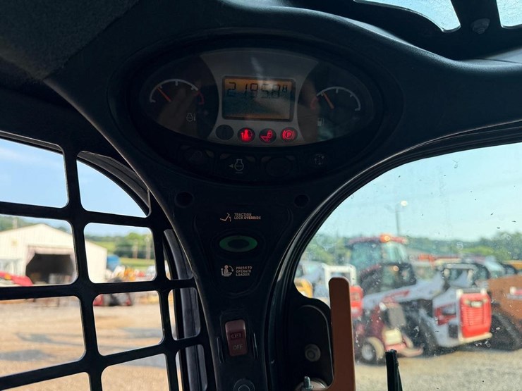 2023-bobcat-s740-image-22