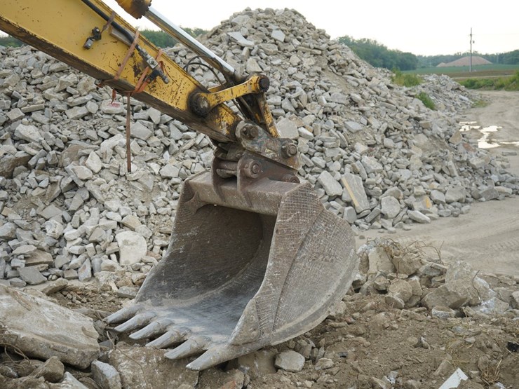 2006-komatsu-pc220-lc-8-image-16