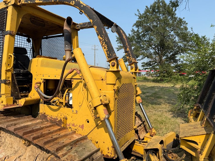 1985-caterpillar-d4e-image-37