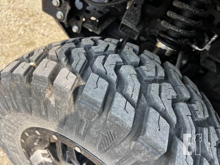 2025-john-deere-gator-xuv-835r-image-19