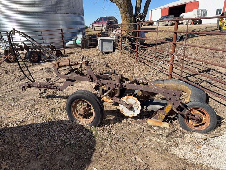 john-deere-pull-type-no.-44-two-bottom-plow-image-5