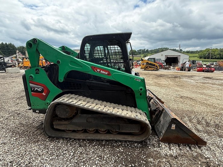 2017-bobcat-t740-image-5