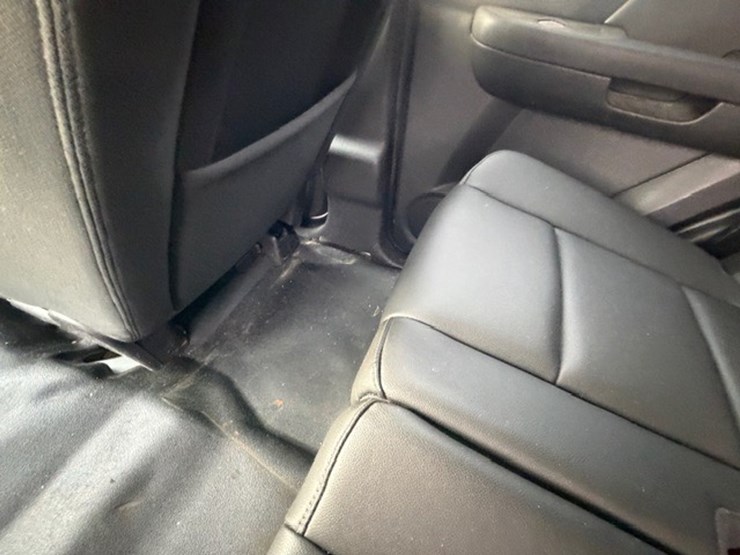 2012-chevrolet-tahoe-image-25