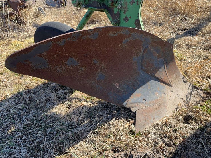 john-deere-three-point-four-bottom-plow-image-18