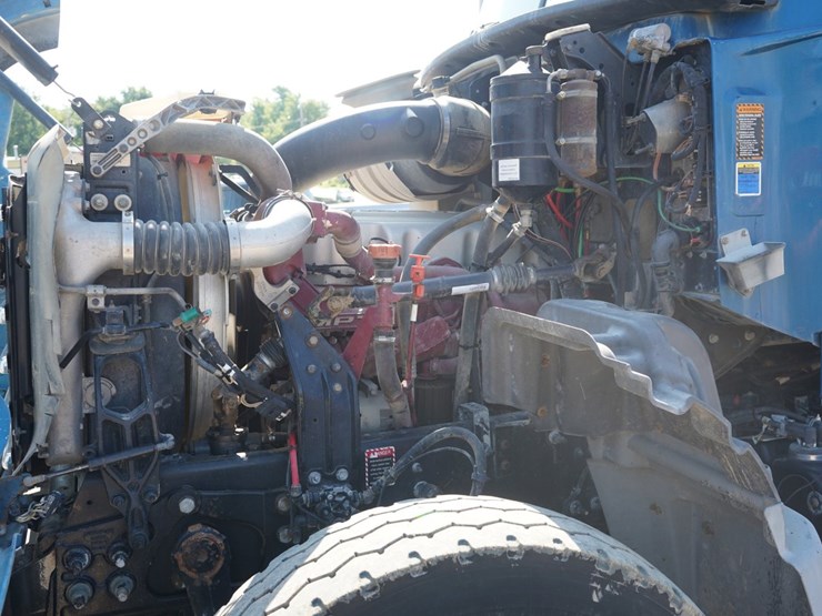 2014-mack-granite-gu713-image-15