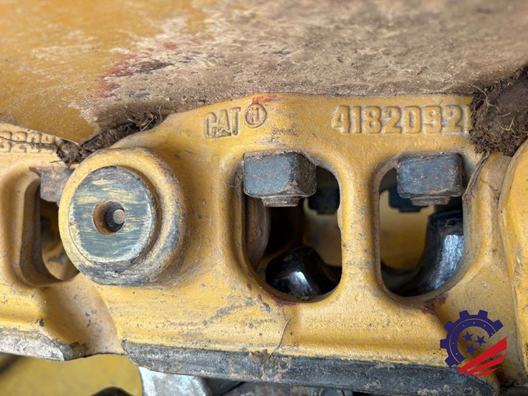 2015-caterpillar-d6t-lgp-image-39