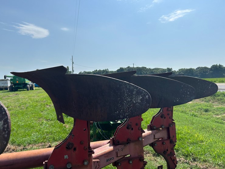 case-ih-165-image-16