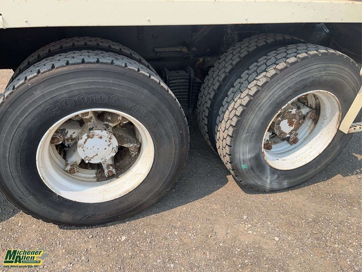 1989-mack-dm690s-image-10