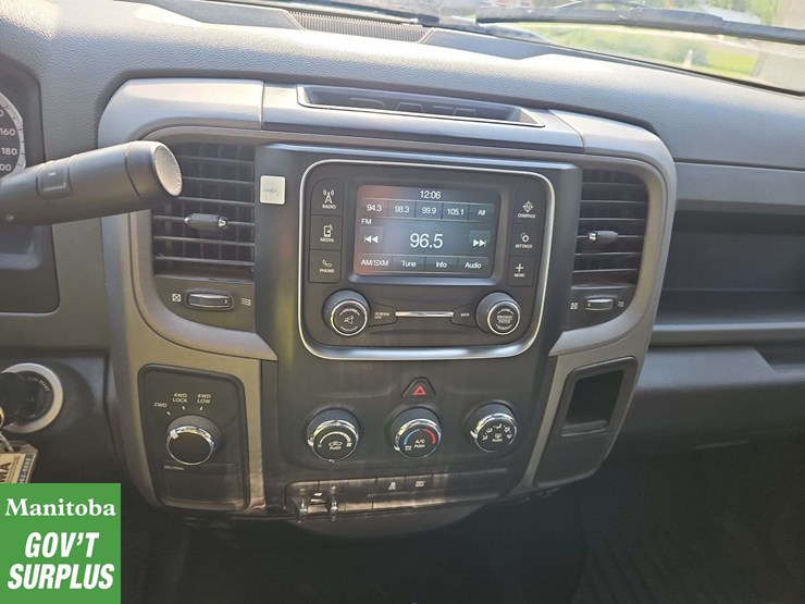 2015-dodge-1500-image-27