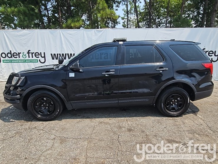 2017-ford-explorer-xlt-image-2