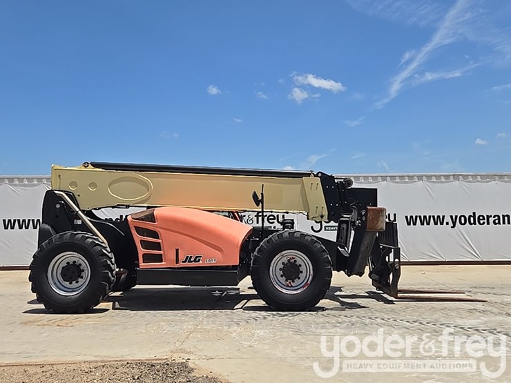 2018-jlg-1055-image-6