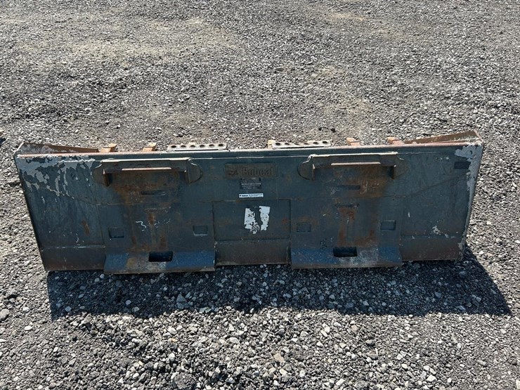 bobcat-74"-heavy-duty-skid-steer-tooth-bucket-image-3