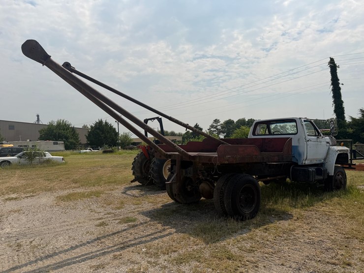 1985-ford-f700-image-3