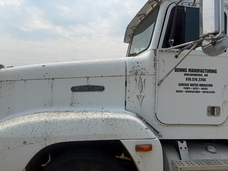 1990-freightliner-fld120-image-33