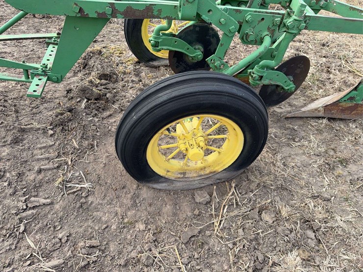 john-deere-no.-44-pull-type-two-bottom-plow-image-11