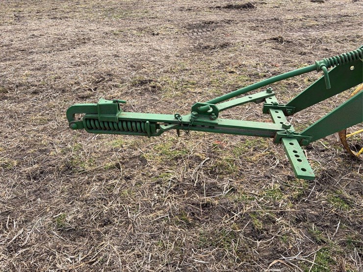 john-deere-pull-type-two-bottom-plow-image-12