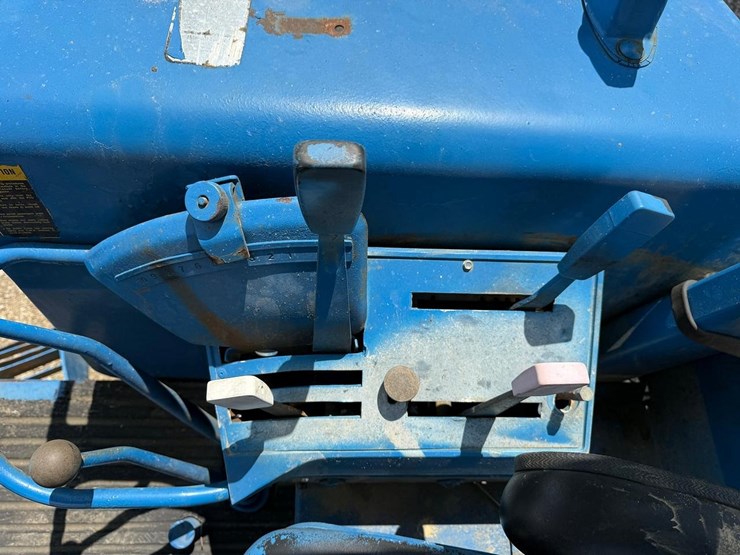ford-7700-image-25