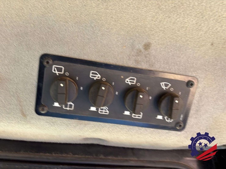 2015-caterpillar-d6t-lgp-image-92