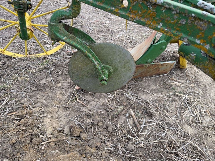 john-deere-one-bottom-plow-image-15