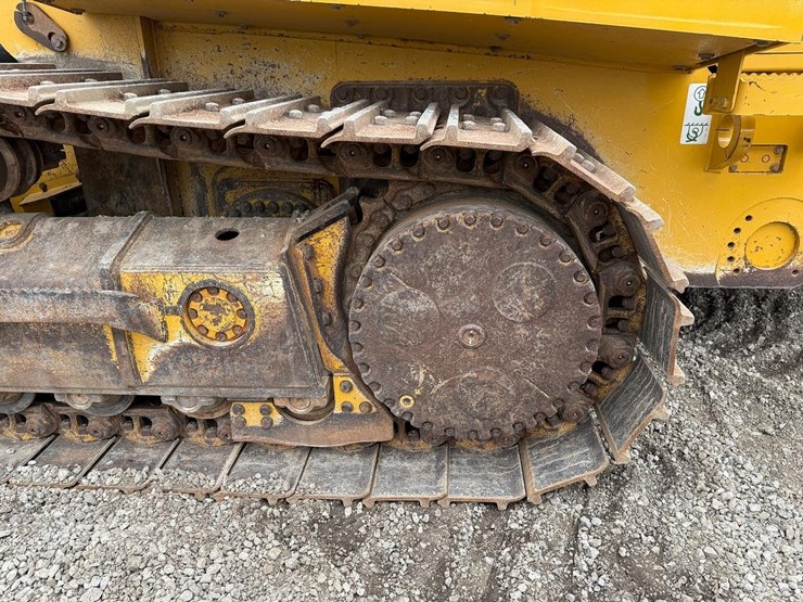2018-deere-655k-image-21