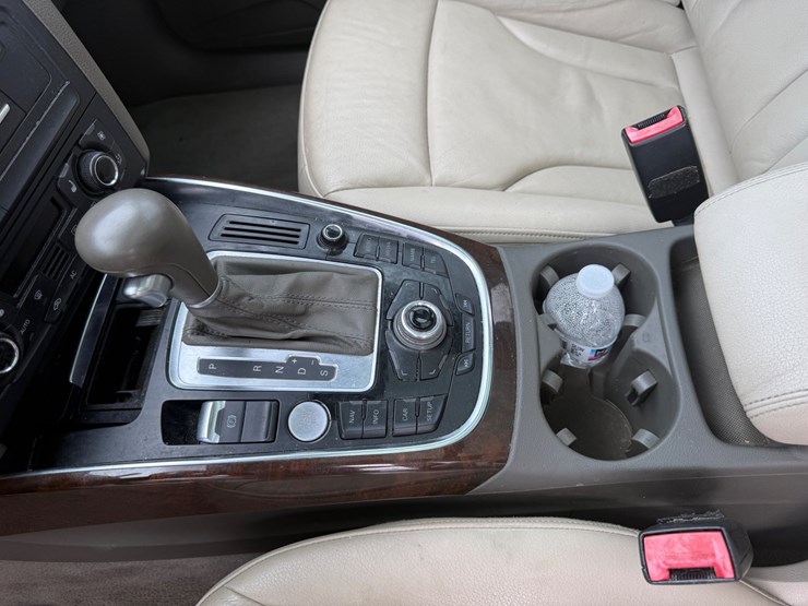 2012-audi-q5-image-38