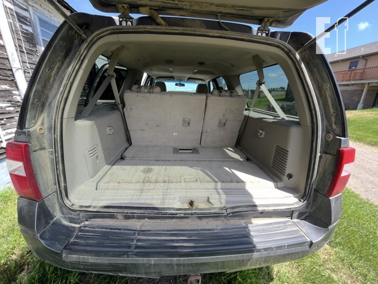 2011-ford-expedition-xlt-image-6
