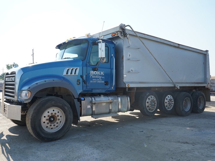 2014-mack-granite-gu713-image-1