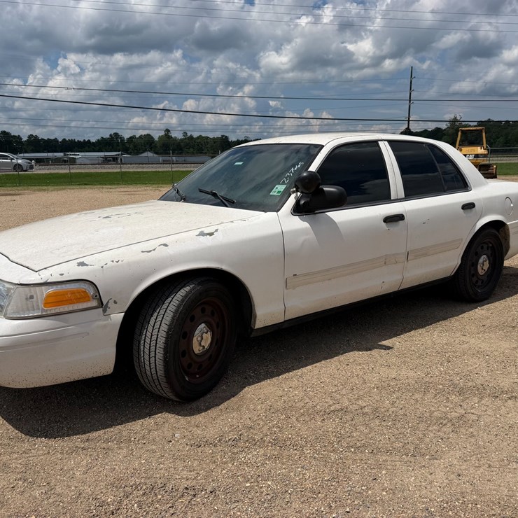 #30601 • 2009 FORD CROWN VIC