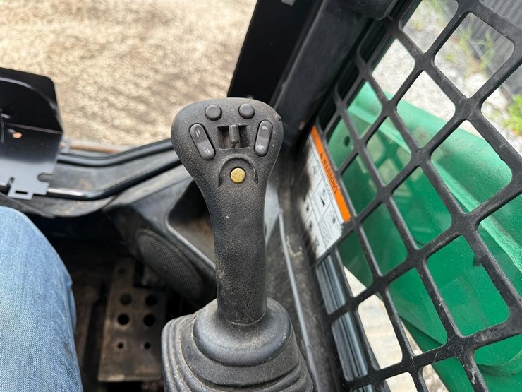 2017-bobcat-t740-image-20