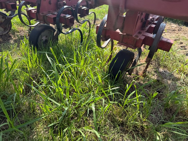 case-ih-183-image-36