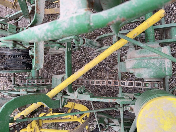 john-deere-two-row-planter-image-10