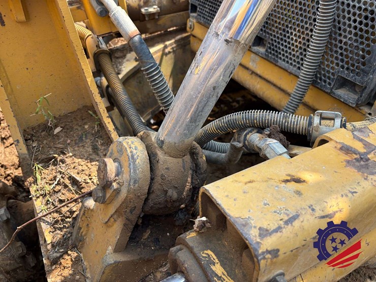 2015-caterpillar-d6t-lgp-image-27