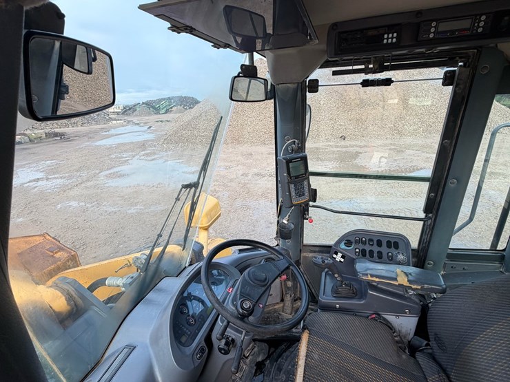 2012-komatsu-wa470-6-image-36
