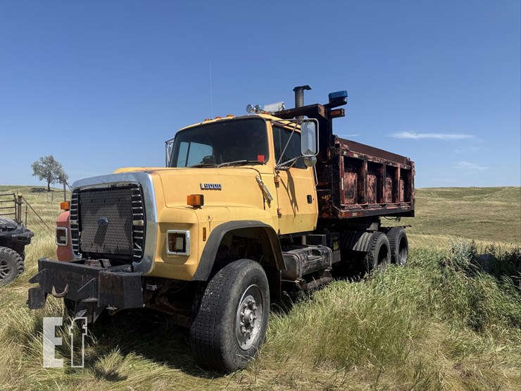 1991-ford-lt9000-image-1