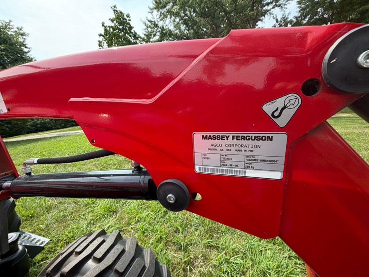 2024-massey-ferguson-1835m-image-47
