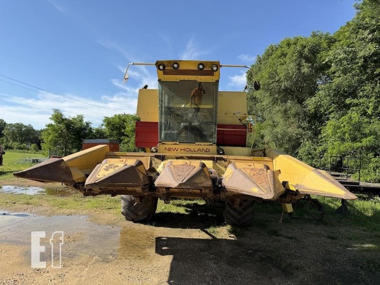 new-holland-tr85-image-2