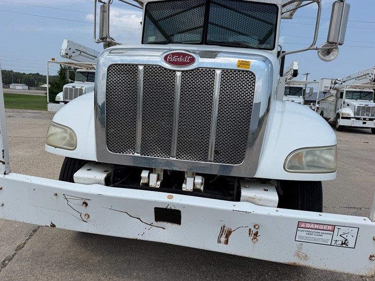 2007-peterbilt-335-image-13