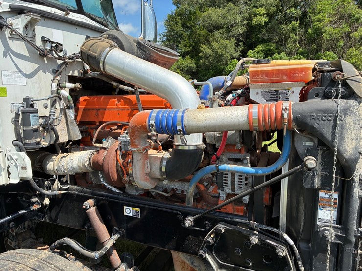 2014-peterbilt-386-image-15