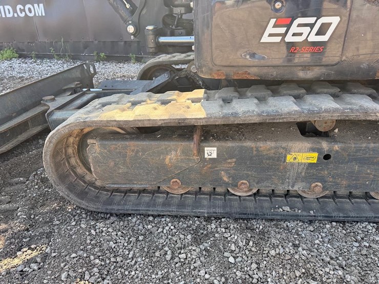 2021-bobcat-e60-image-16