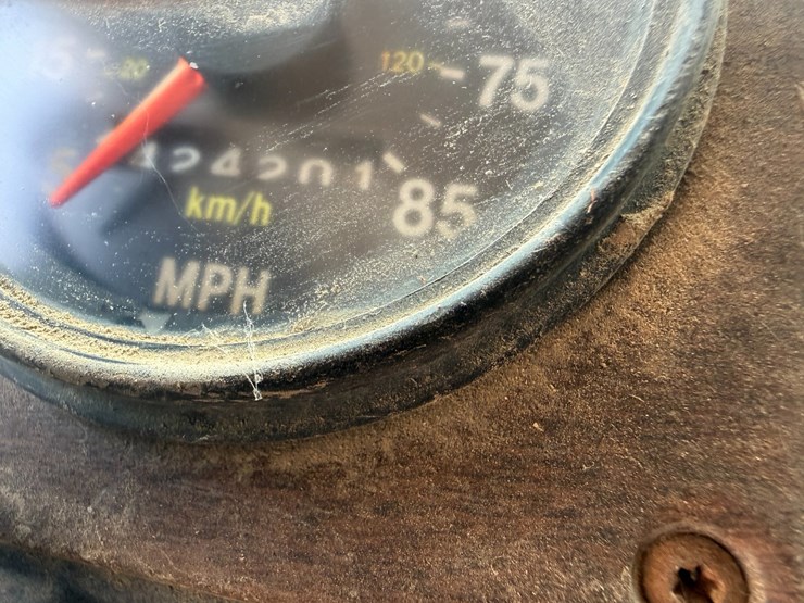 1990-freightliner-fld120-image-75